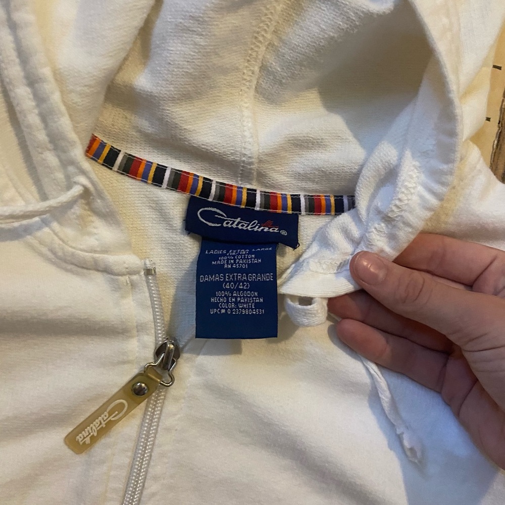 Catalina white vest. - Picture 5 of 5